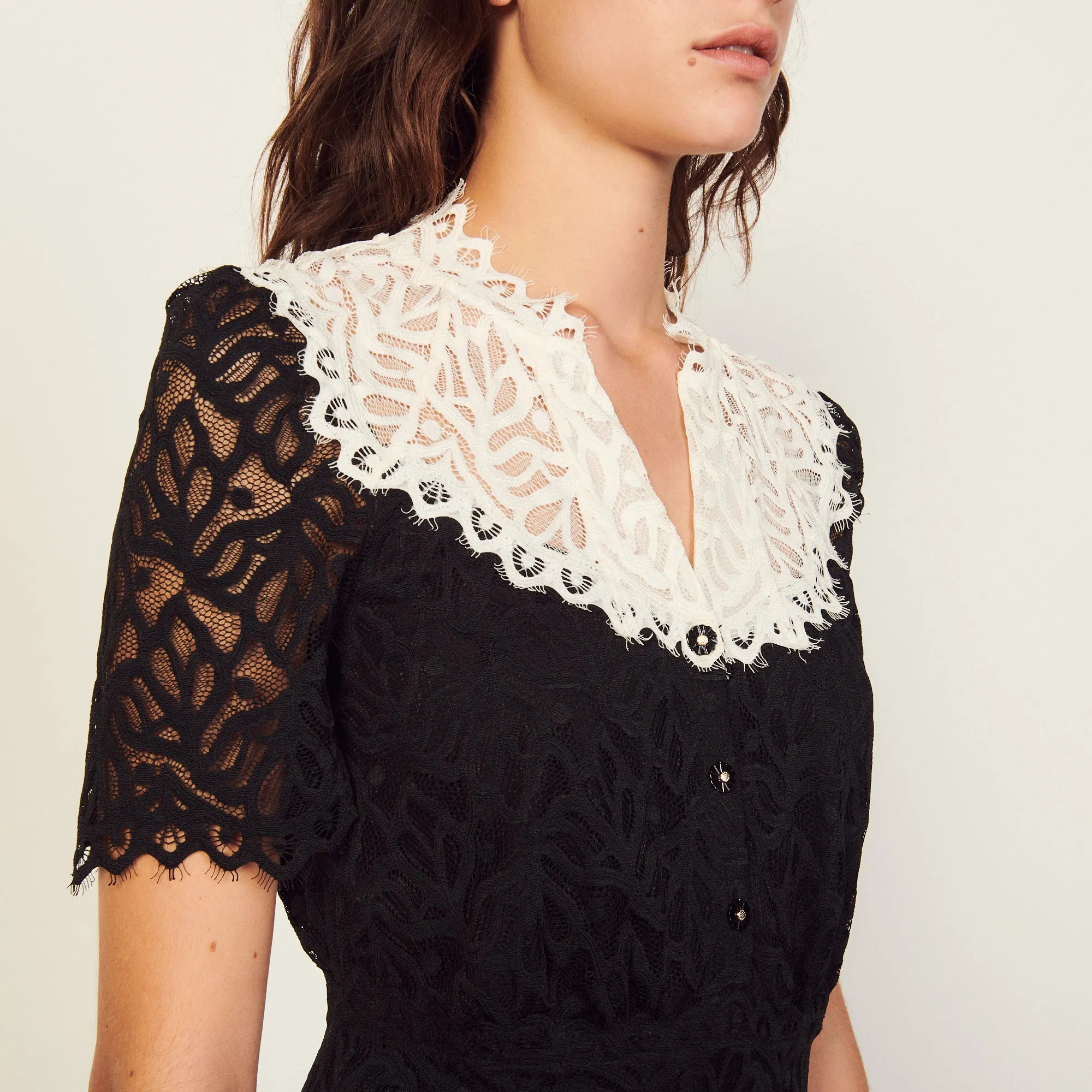 Robe en dentelle bicolore